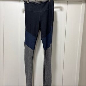 Outdoor Voices 7/8 Ankle Leggings Colorblock Womens Size XS. EUC